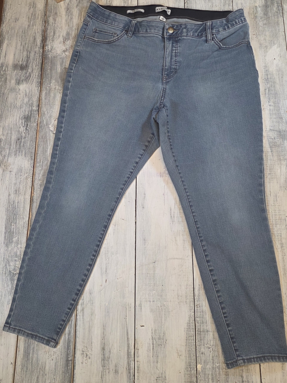 Ava & Viv Women's  Light Blue Cropped Skinny Stretch Jeans sz 18